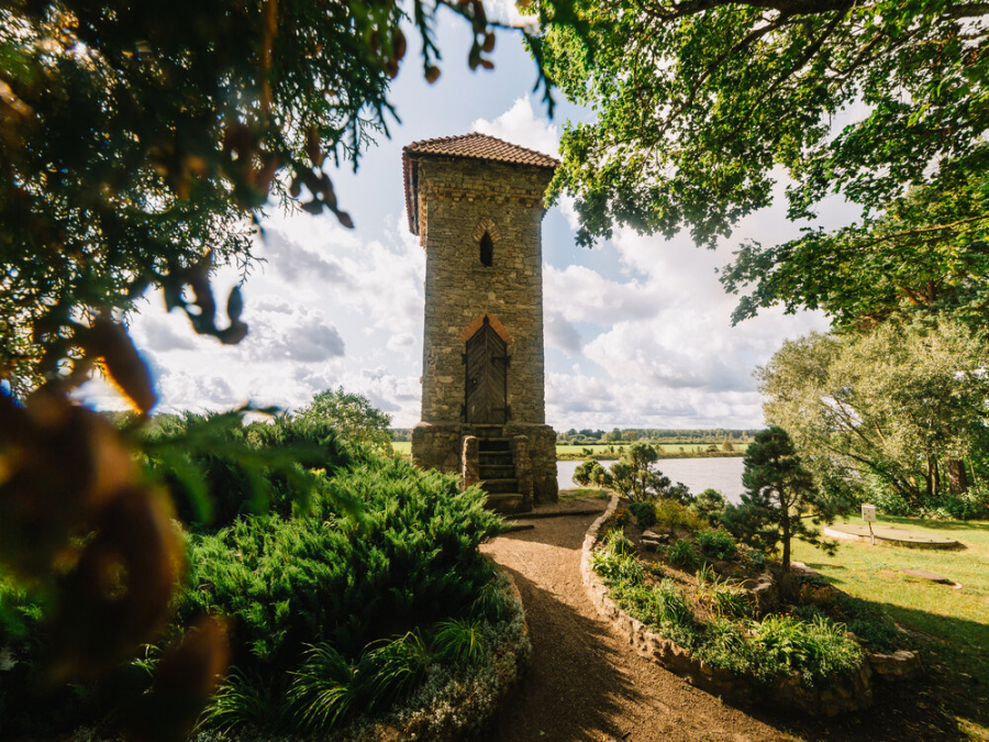 Tetele or Tetelminde Tower