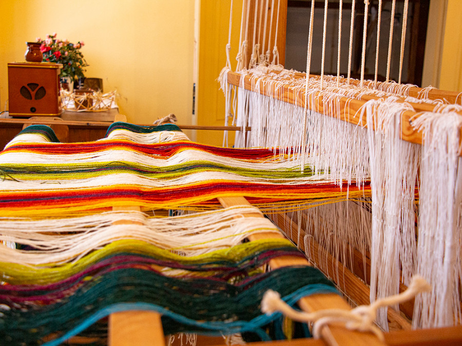 Weavers' workshop in House of Latvian traditions and crafts