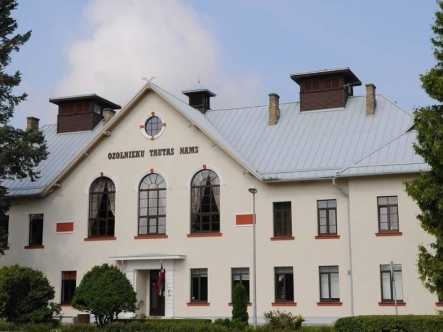 Uozuolniekų Tautos namai 