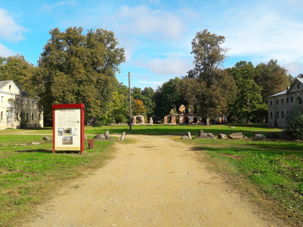 Eleja mõisa park