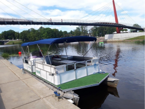 Motorjahta "Džerri"