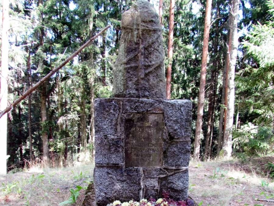 Krāču kalnu piemineklis